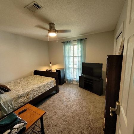 פנסקולה Bedroom Four Minutes From Beach מראה חיצוני תמונה
