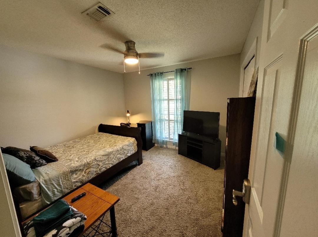 פנסקולה Bedroom Four Minutes From Beach מראה חיצוני תמונה