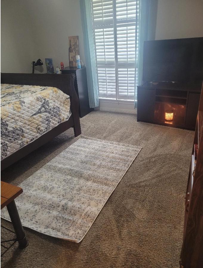 פנסקולה Bedroom Four Minutes From Beach מראה חיצוני תמונה